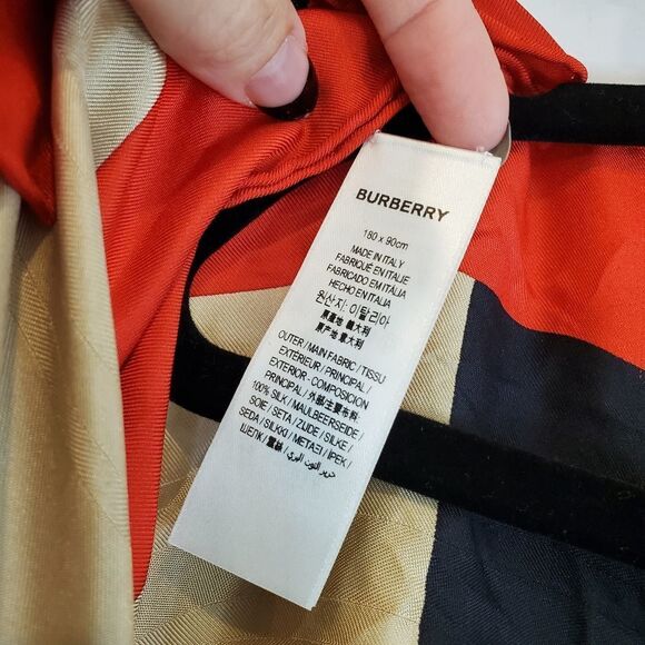 BURBERRY Mulberry Silk Twill Cape - Picture 14 of 15